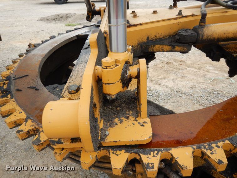 image for item JL9961 2004 Champion 720A Series III  motor grader