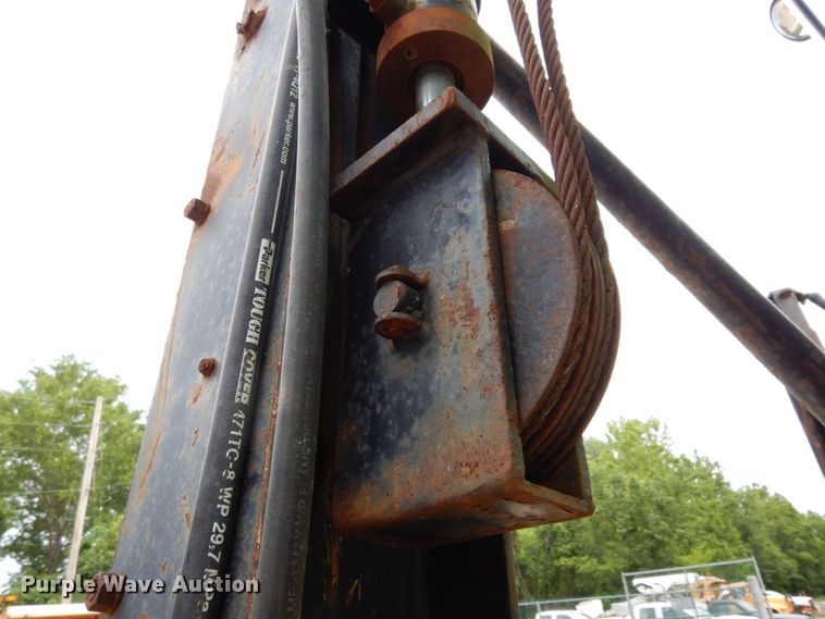 image for item JL9961 2004 Champion 720A Series III  motor grader