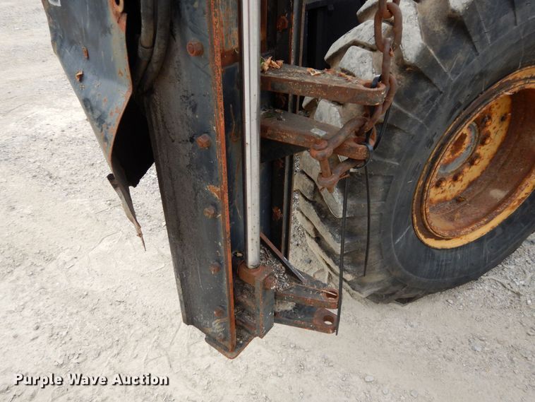 image for item JL9961 2004 Champion 720A Series III  motor grader