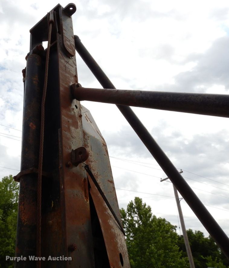 image for item JL9961 2004 Champion 720A Series III  motor grader