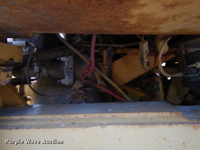 image for item JL9961 2004 Champion 720A Series III  motor grader