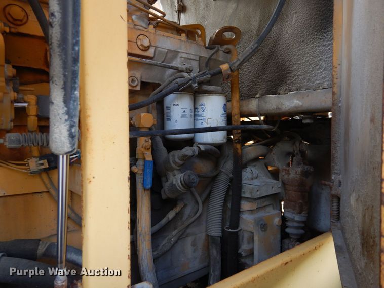 image for item JL9961 2004 Champion 720A Series III  motor grader