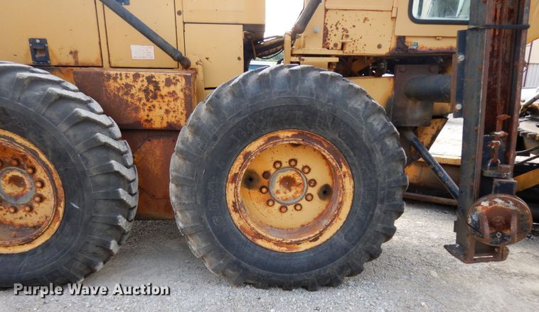 image for item JL9961 2004 Champion 720A Series III  motor grader