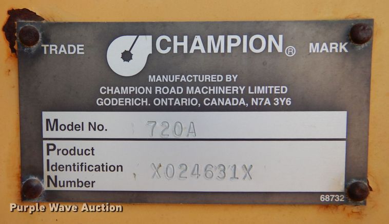 image for item JL9961 2004 Champion 720A Series III  motor grader