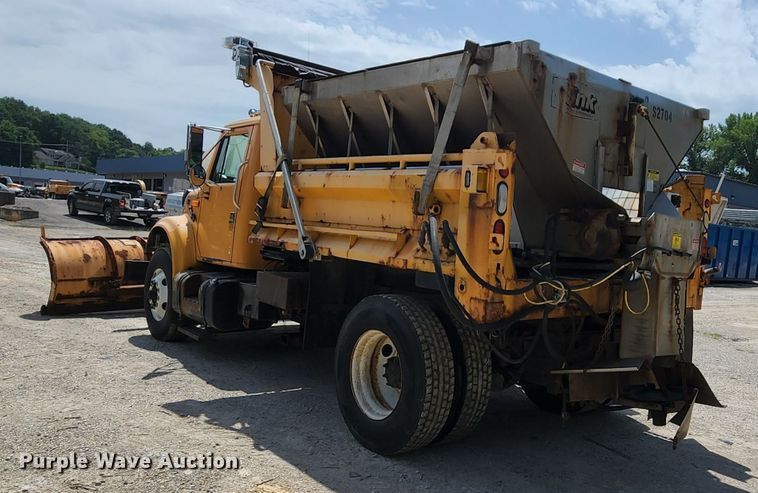 image for item JL9964 2002 International 4900  dump truck