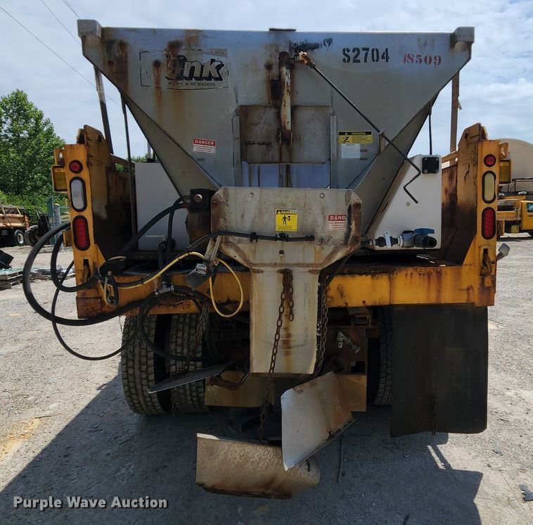 image for item JL9964 2002 International 4900  dump truck