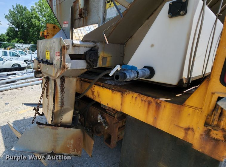 image for item JL9964 2002 International 4900  dump truck