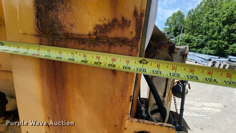 image for item JL9964 2002 International 4900  dump truck