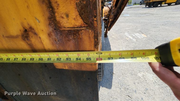 image for item JL9964 2002 International 4900  dump truck