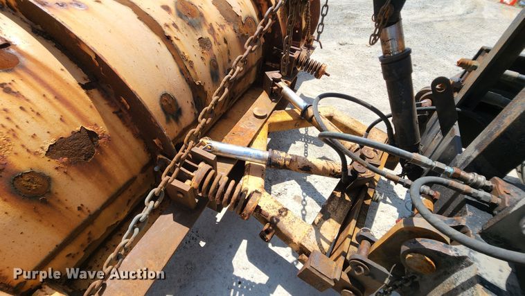 image for item JL9964 2002 International 4900  dump truck