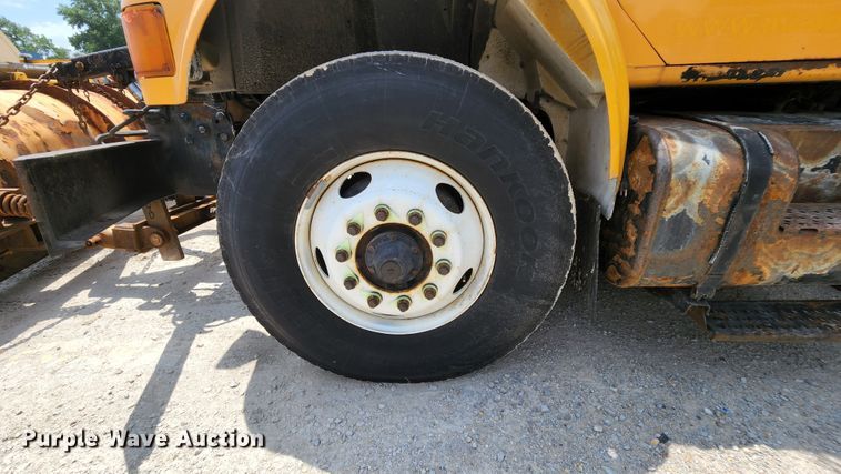 image for item JL9964 2002 International 4900  dump truck