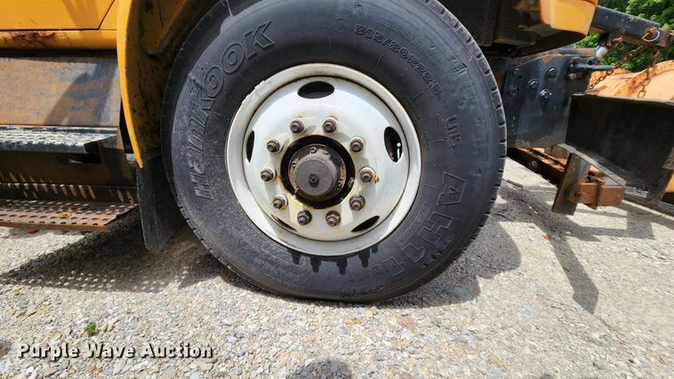 image for item JL9964 2002 International 4900  dump truck