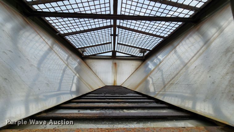 image for item JL9965 2002 International 4900  dump truck