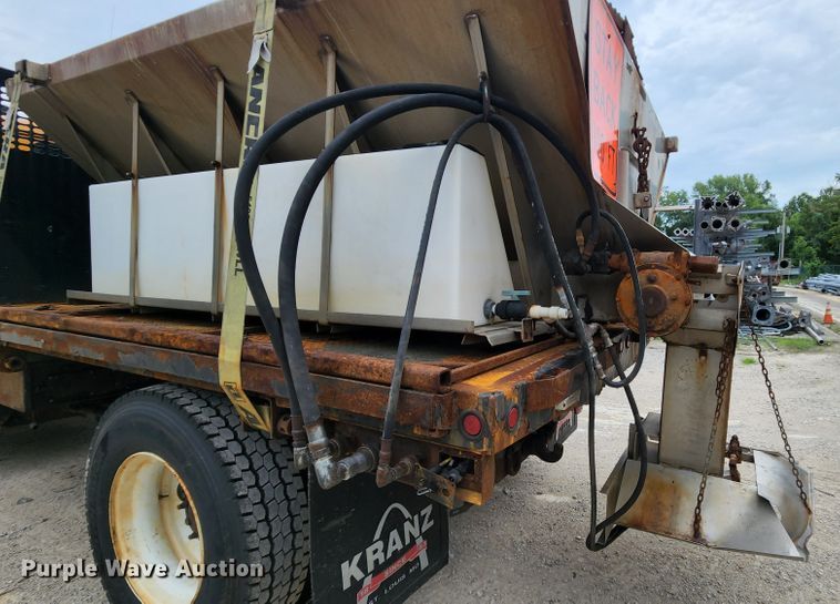 image for item JL9965 2002 International 4900  dump truck