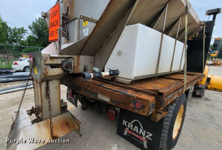 image for item JL9965 2002 International 4900  dump truck