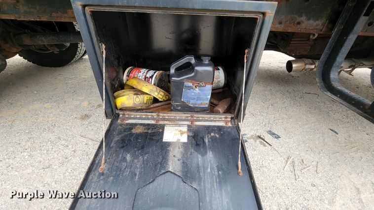 image for item JL9965 2002 International 4900  dump truck