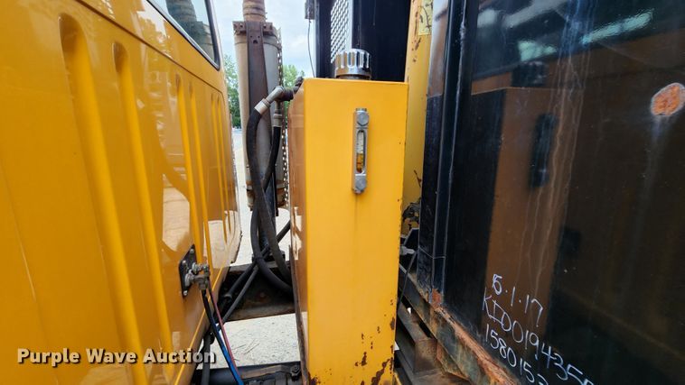 image for item JL9965 2002 International 4900  dump truck