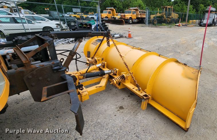 image for item JL9965 2002 International 4900  dump truck