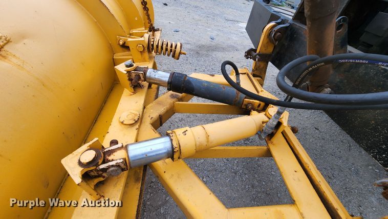 image for item JL9965 2002 International 4900  dump truck