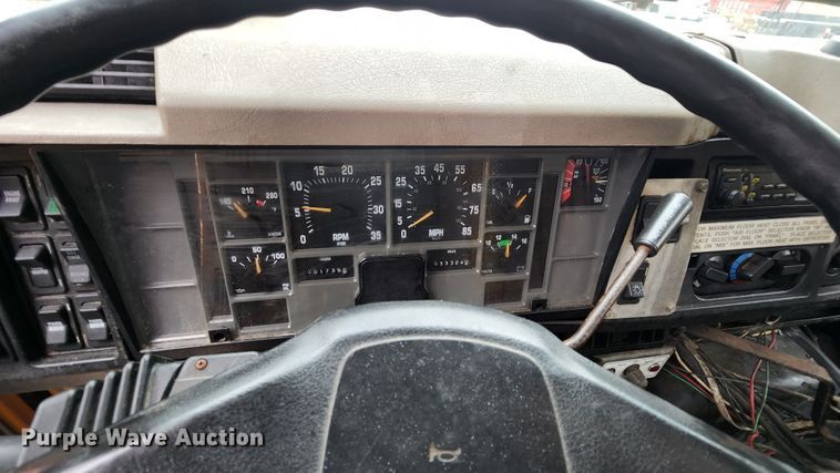 image for item JL9965 2002 International 4900  dump truck