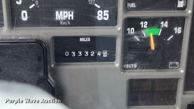 image for item JL9965 2002 International 4900  dump truck