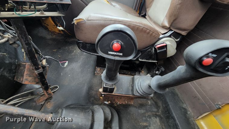 image for item JL9965 2002 International 4900  dump truck