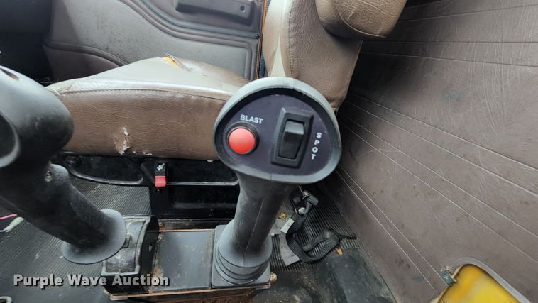 image for item JL9965 2002 International 4900  dump truck