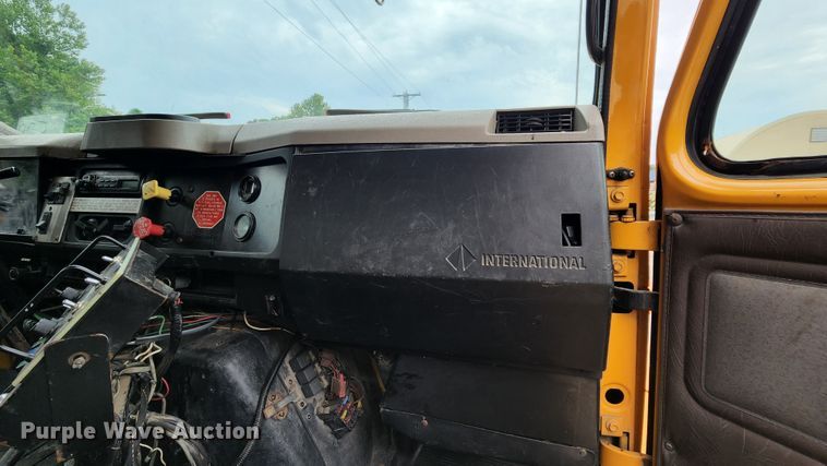 image for item JL9965 2002 International 4900  dump truck