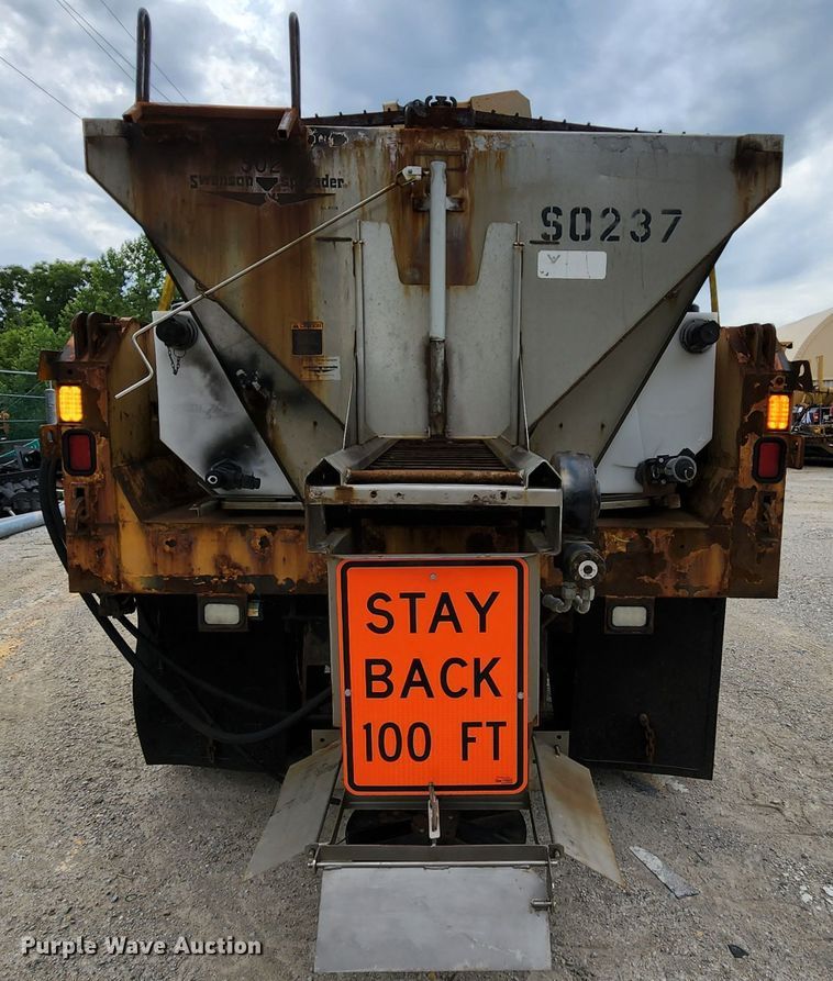 image for item JL9966 2002 International 4900  dump truck