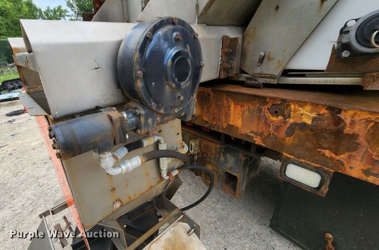 image for item JL9966 2002 International 4900  dump truck