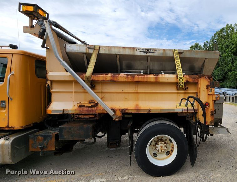 image for item JL9966 2002 International 4900  dump truck