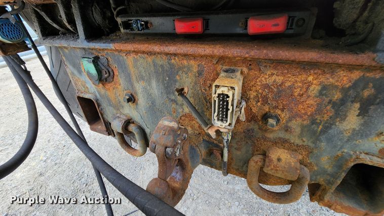 image for item JL9966 2002 International 4900  dump truck