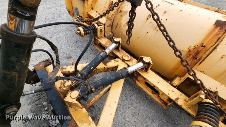 image for item JL9966 2002 International 4900  dump truck