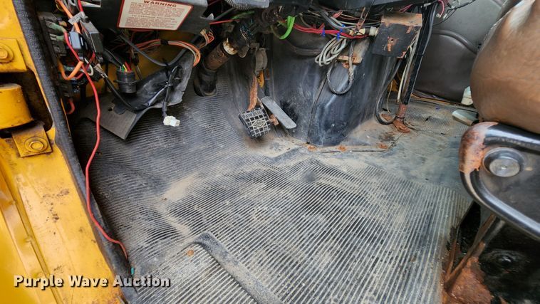 image for item JL9966 2002 International 4900  dump truck