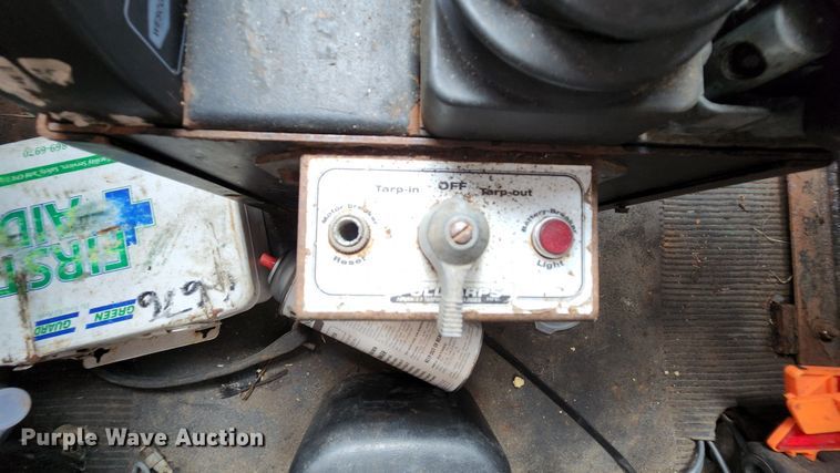 image for item JL9966 2002 International 4900  dump truck