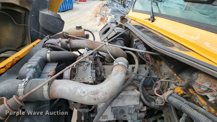 image for item JL9966 2002 International 4900  dump truck