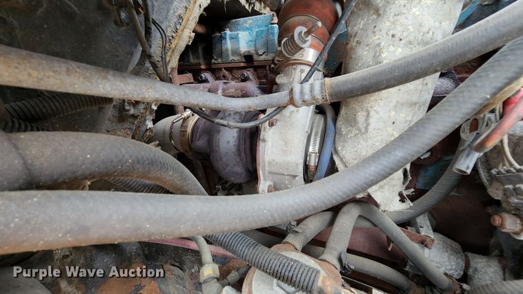 image for item JL9966 2002 International 4900  dump truck