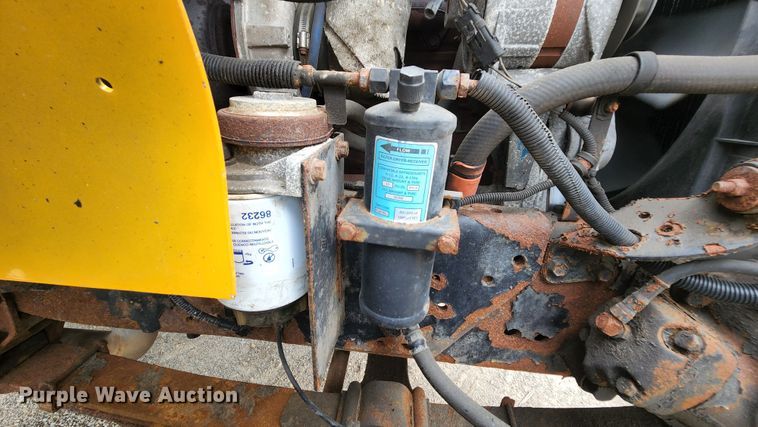 image for item JL9966 2002 International 4900  dump truck