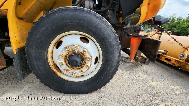 image for item JL9966 2002 International 4900  dump truck