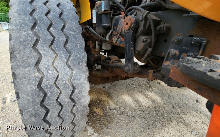 image for item JL9966 2002 International 4900  dump truck