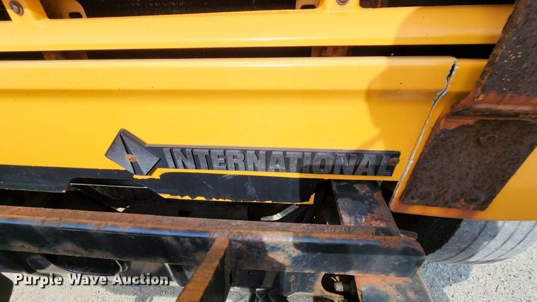 image for item JL9966 2002 International 4900  dump truck