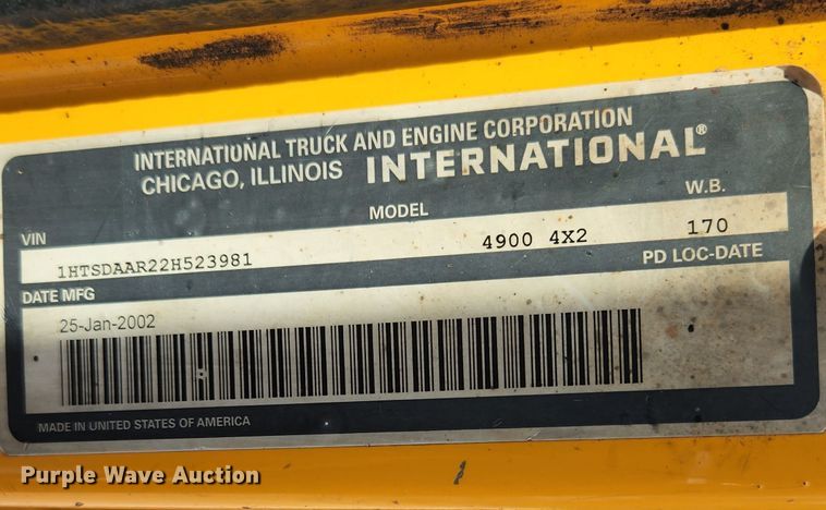 image for item JL9966 2002 International 4900  dump truck