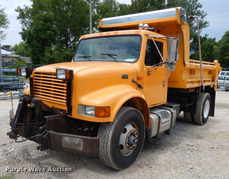 image for item JL9968 2002 International 4900  dump truck
