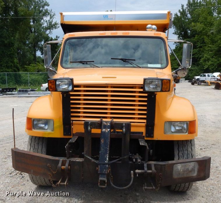 image for item JL9968 2002 International 4900  dump truck