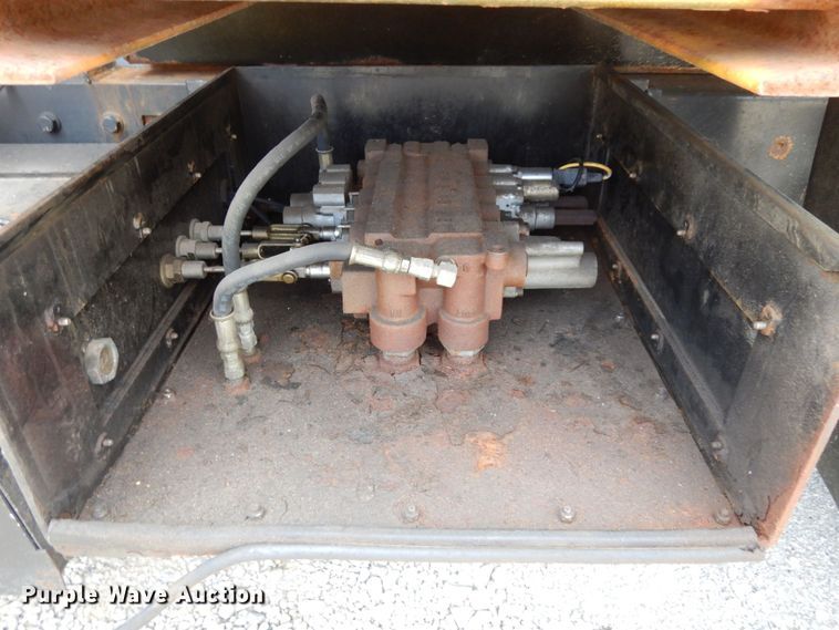 image for item JL9968 2002 International 4900  dump truck