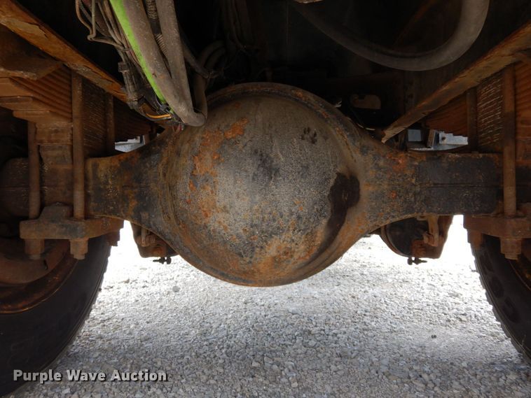 image for item JL9968 2002 International 4900  dump truck