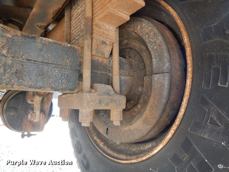 image for item JL9968 2002 International 4900  dump truck