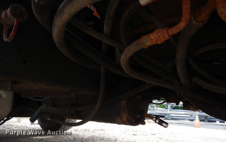 image for item JL9968 2002 International 4900  dump truck