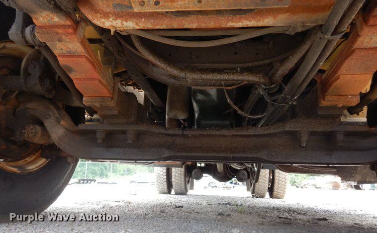 image for item JL9968 2002 International 4900  dump truck