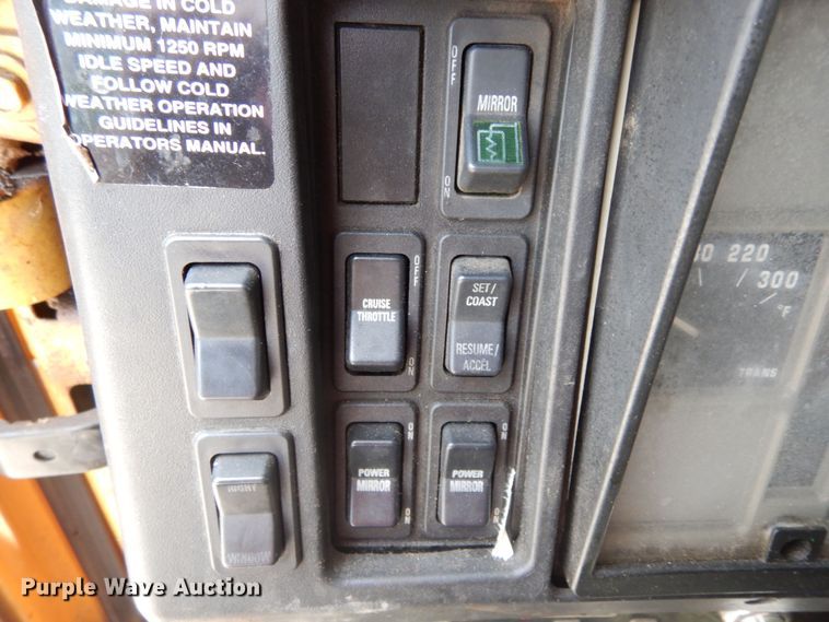 image for item JL9968 2002 International 4900  dump truck